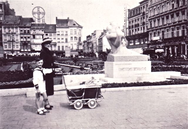 En zo wist vader altijd in de foto's verborgen reclame te maken voor de firma waarvoor hij werkte.